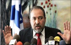 ليبرمن: عباس يضحّي بالمصالح الفلسطينية