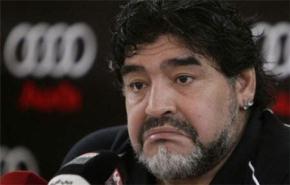 مارادونا يشكو مدرب الأهلي كيكي