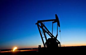 برنت يرتفع صوب 110 دولارات بفعل الميزانية الامريكية