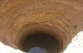 سكان جدة يحفرون آباراً 