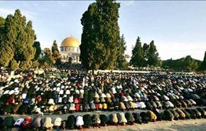 الاحتلال يفرض قيودا على دخول المصلين للقدس