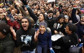 جرحى في اشتباكات امام مقر الاخوان بالقاهرة
