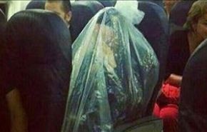 يهودي يغلف نفسه بكيس حتى لا يعبر فوق المقابر