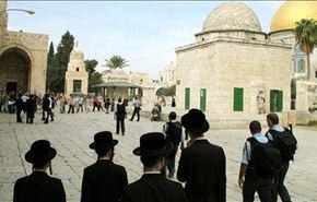 عشرات المستوطنين يقتحمون المسجد الأقصى