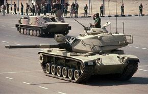 مستشار مرسي يؤكد وقوع انقلاب عسكري في مصر