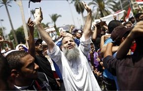 انصار مرسي يتجهون نحو مبنى الاذاعة والتلفزيون