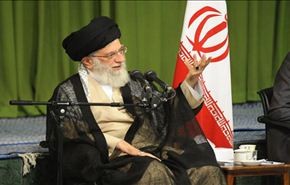 آية الله خامنئي: يجب الاهتمام بادب الصمود امام الاستكبار
