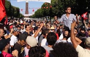 تونسيون يطالبون برحيل الحكومة غداة مقتل البراهمي