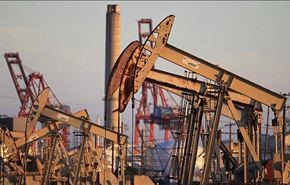 برنت يتخطى حاجز 110 دولارات للبرميل