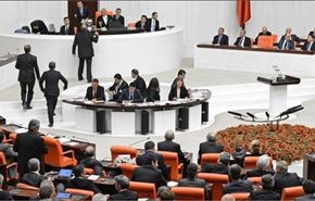 تركيا: نملك تفويضاً برلمانياً لمهاجمة سوريا والعراق