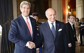 كيري يتملق الفرنسيين لكسب تأييدهم لضرب سوريا