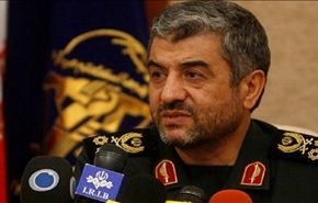 الحرس الثوري يؤكد استعداده لحل المشاكل الاقتصادية في ايران