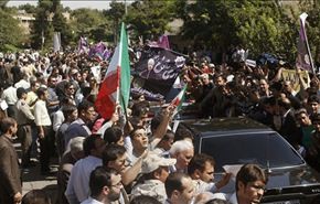 صور للرئيس روحاني بين انصاره ومعارضيه