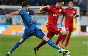باير ليفركوزن يتصدر موقتا