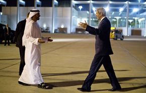 كيري يصل الامارات لبحث قضيتي سوريا وايران