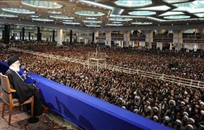 آية الله خامنئي: النظام الاسلامي سيتجاوز كل التحديات