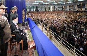 قائد الثورة: يجب الصمود امام الاعداء والتحرك نحو الهدف المنشود
