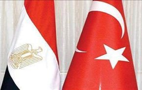 القاهرة تطرد السفير التركي وانقرة تتوعد برد مماثل