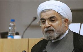 الرئیس الايراني روحاني ینهيء الیابان بعیدها الوطني