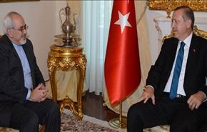 وزیر الخارجیة الإیراني یلتقي رئیس الوزراء التركي