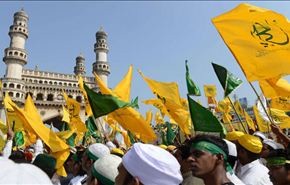 المسلمون يحيون المولد النبوي الشريف داعين للوحدة ونبذ الفرقة