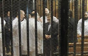 تأجيل محاكمة مرسي لـ 23 شباط إثر إنسحاب هئية الدفاع