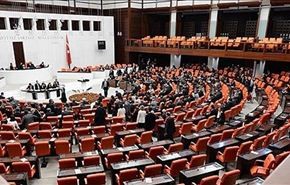 هل طالبت المعارضة التركية البرلمان النظر بفساد الوزراء؟