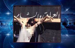 بالفيديو.. هكذا صلب مسلحو الرقة مواطناً وأعدموه