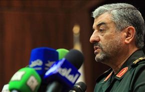 قائد حرس الثورة الاسلامية يتفقد الحدود الشرقية للبلاد