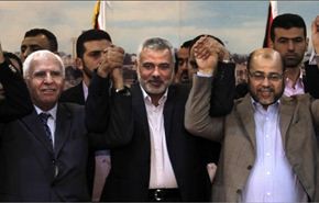منظمة التحرير وحماس تطلعان الفصائل على اتفاق المصالحة