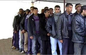 56 مسلحا يسلمون انفسهم للجيش بريف دمشق