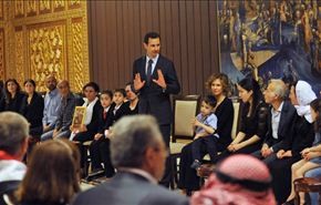 صور/الاسد وزوجته يستقبلان ذوي متطوعين في الجيش سقطوا بالمعارك