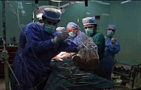 اجراء عملية تجميل نادرة في إيران