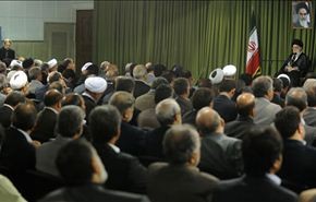 آية الله خامنئي : الاهداف لن تتحقق إلا بالنضال