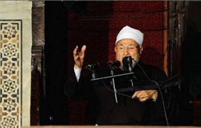 القرضاوي يسخر من أحكام الإعدام بحق علماء في مصر