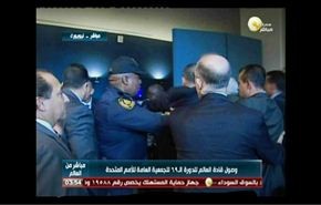 بالفيديو/ مشادة بين حرس محمود عباس والشرطة الأميركية