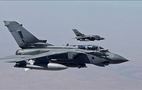 بريطانيا تشن أولى غاراتها ضد مواقع 