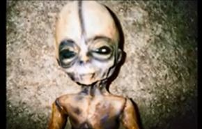 بالفيديو/عالم اميركي على فراش الموت يؤكد حقيقة الكائنات الفضائية