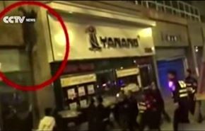 شاهد لحظة انقاذ فتاة حاولت خداع رجال الانقاذ