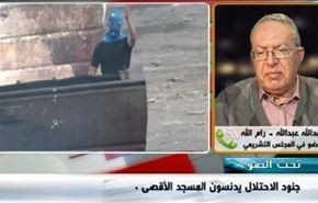 جنود الاحتلال يدنسون المسجد الأقصى