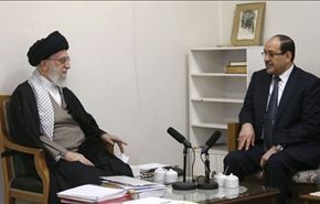 آية الله خامنئي یشید بدور المالكي في استقرار واستقلال العراق