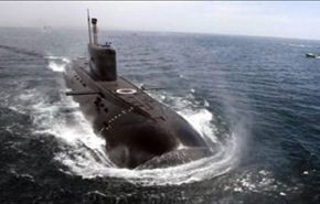 ايران تزيح الستار عن غواصة 