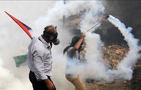 المستوطنون يقتحمون المسجد الأقصى والمواجهات تعم فلسطين