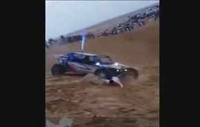 فيديو، سيارة تدهس متفرجاً أثناء 