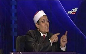 بالفيديو/شيخ أزهري: من يحرم شرب الخمر يكذب على الله!