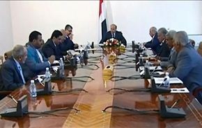 برلمان اليمن يستدعي الحكومة لمناقشة برنامجها وسط تحفظ انصار الله