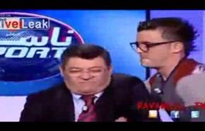 موقف صعب يتعرض له ضيف ببرنامج على الهواء...فيديو