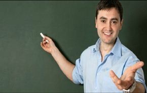 بالفيديو...مدرس مصري يشرح بطرافة 