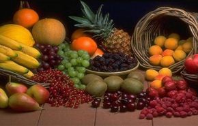 تناول الفواكه يوميا يقلص خطر الإصابة بالجلطة الدماغية