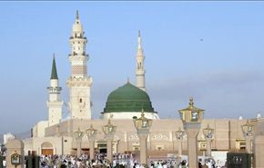 السنة والشيعة يحتفلون بالمولد النبوي وداعش والوهابية يحرمانه